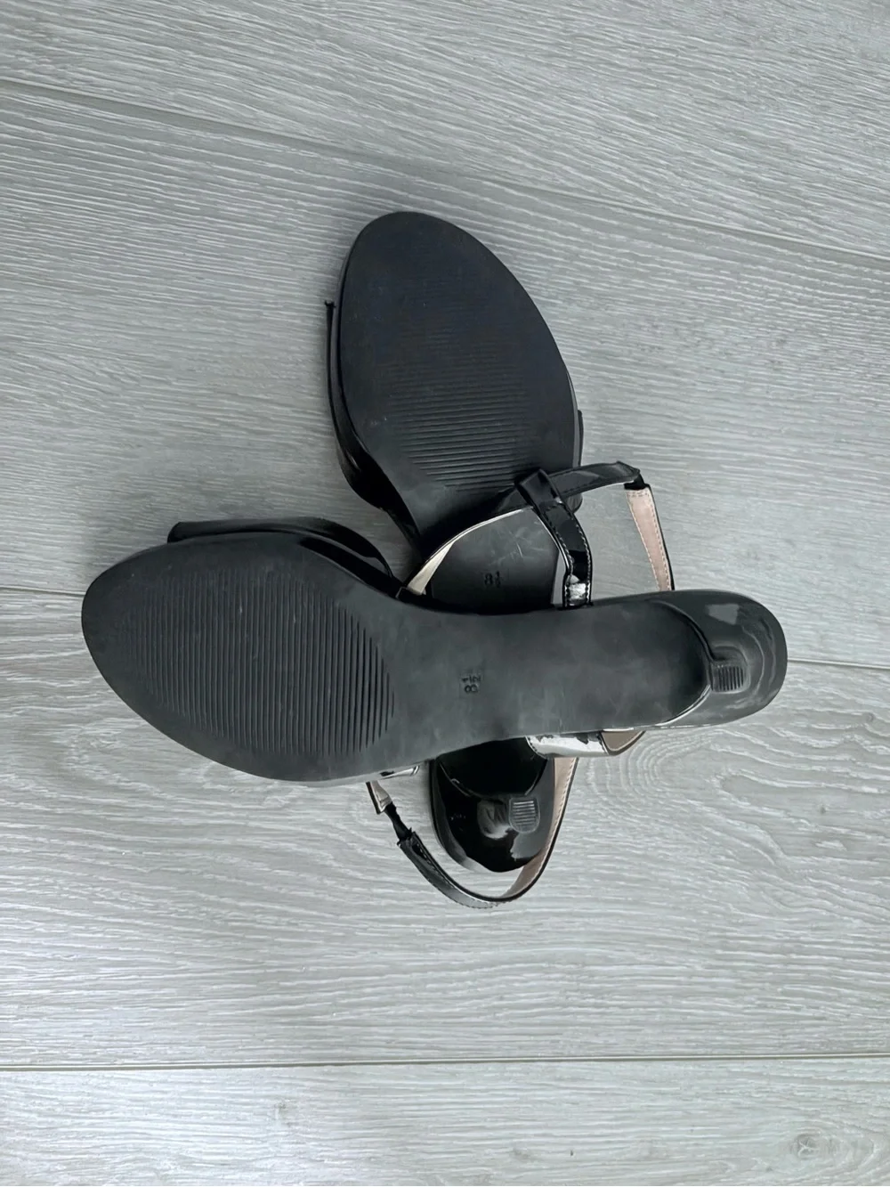 Lauren Blakewell Black Patent Cross-Strap Slingback Heels. Size 8.5